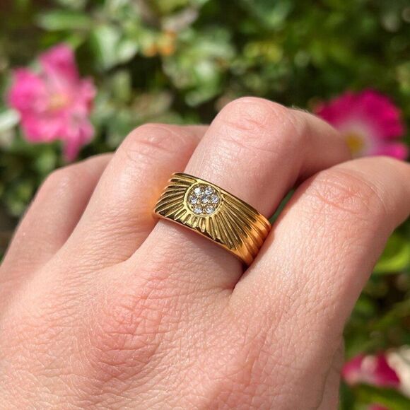 New! “Soline” Ribbed Gold Ring - Picture 2 of 5